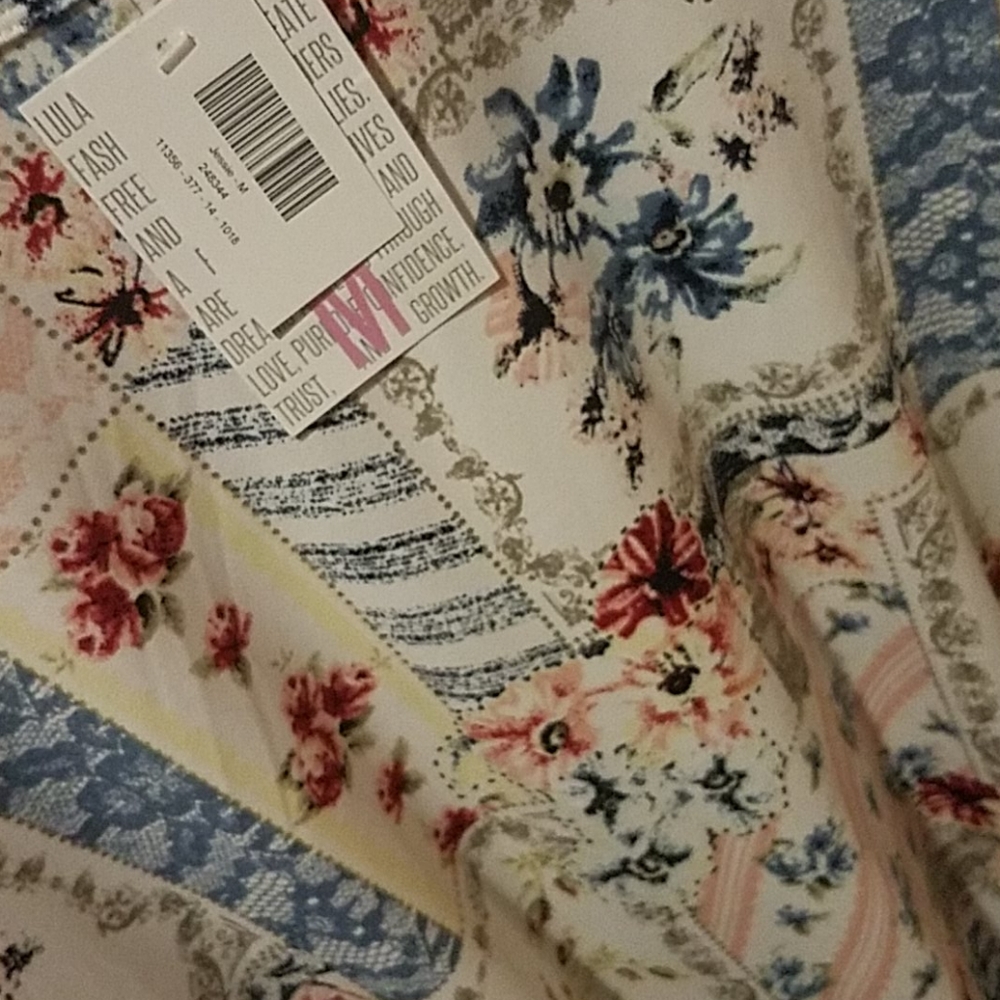 BRAND NEW WITH TAG SIZE MEDIUM LLR JESSIE